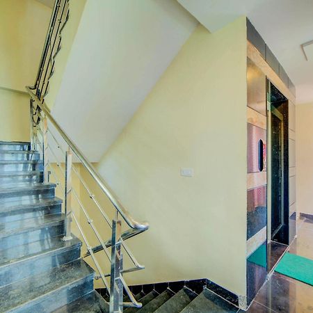 Super Hotel O White Ridge Sururnagar Bagian luar foto